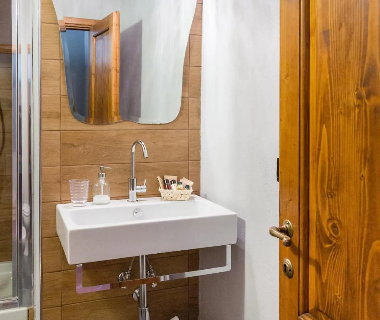 San Frediano Charming Apartment Firenze 0*,
